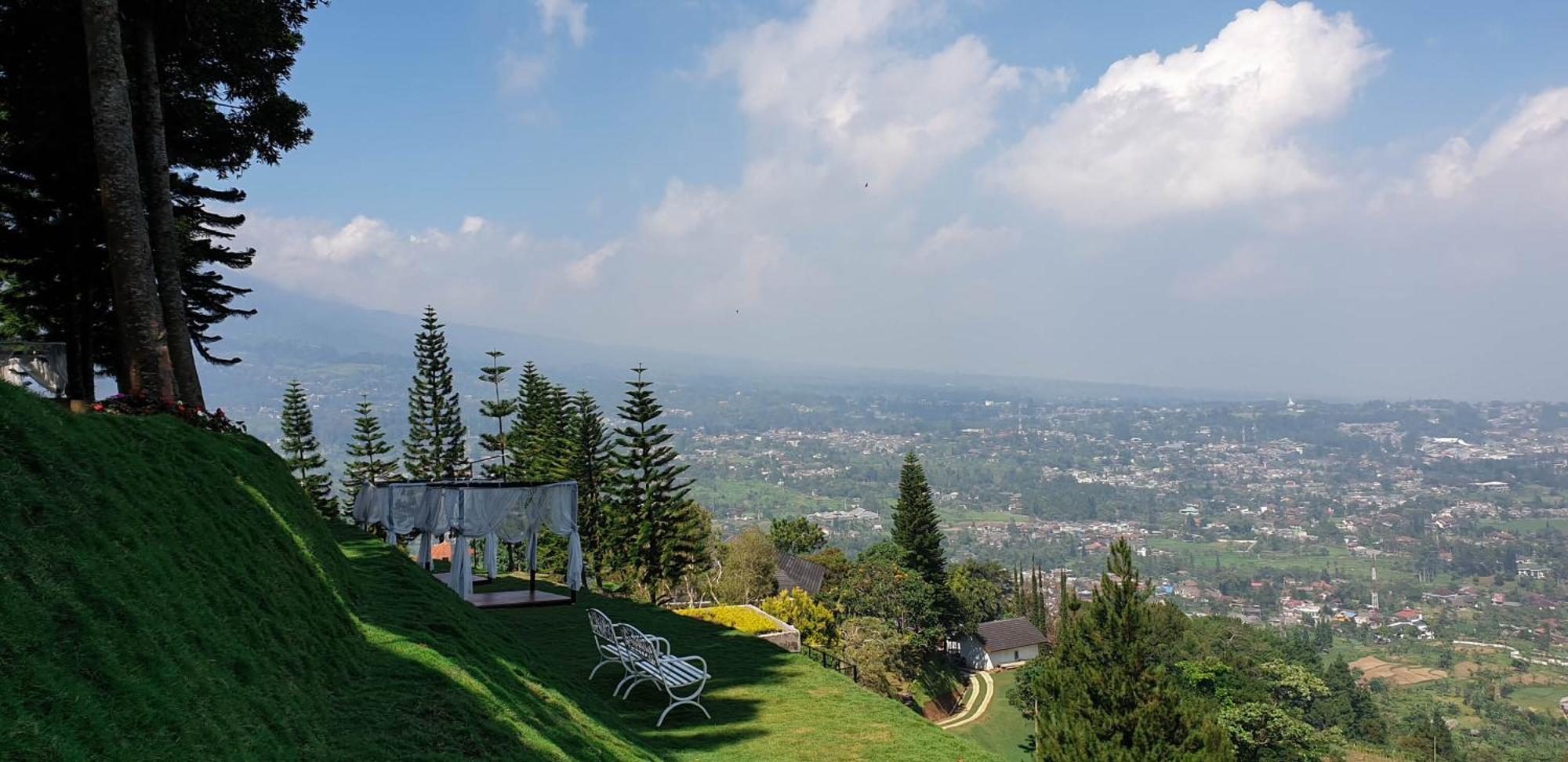 Damar Langit Resort Cisarua Exterior foto