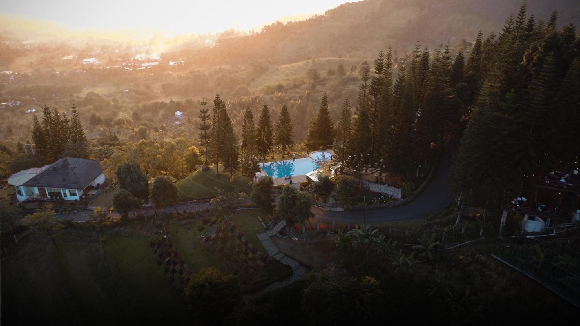 Damar Langit Resort Cisarua Exterior foto