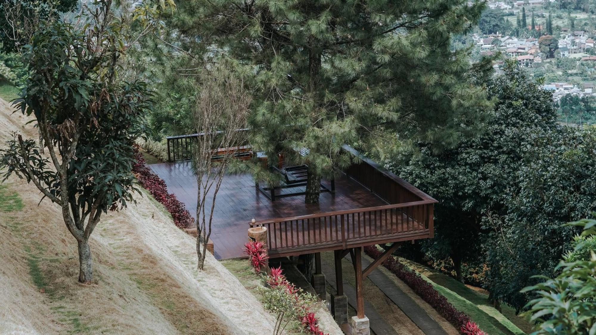Damar Langit Resort Cisarua Exterior foto